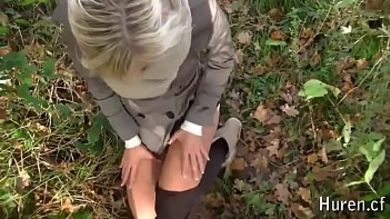 Вместо того чтобы показать блондинке дорогу мужик трахнул её и накормил спермой