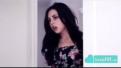 Сестра подсмотрела за голым парнем и получила горячий секс на халяву