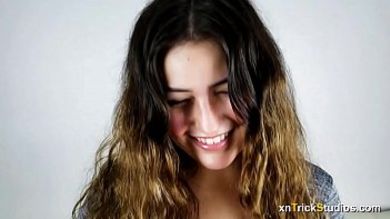 Пышная тёлка на порно кастинге взяла за щеку и поеблась до кремпая в пилотку