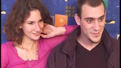 Молодая парочка показывает старухе куни и ануслинг и жестко ебётся в тугую попу